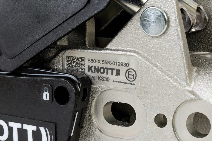 Guľový záves KNOTT KS30 so stabilizátorom pre 3000 kg príves s 50 mm rúrkovým ojom